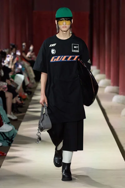 Look 40
